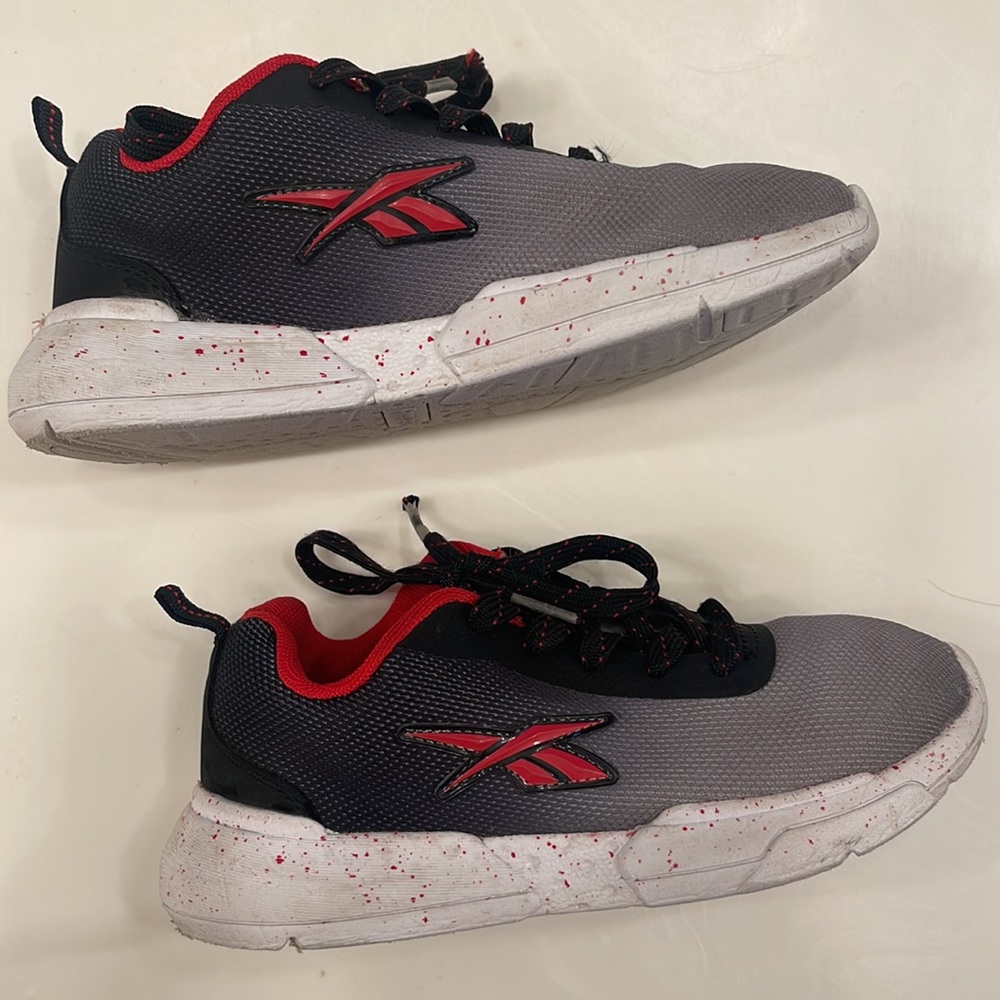 🆓 w/Purchase From My Closet - Kids Reebok Running Shoe